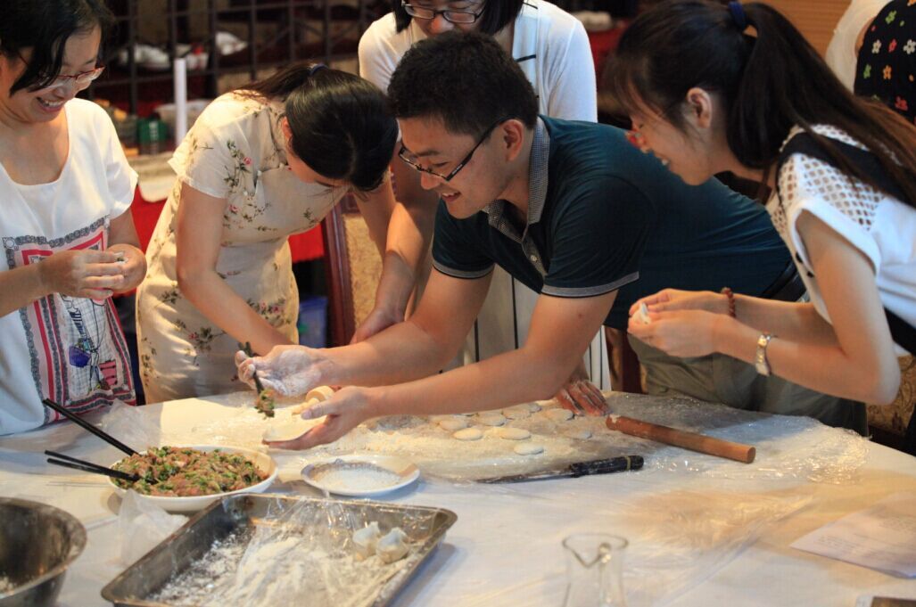 银河99905员工庆生、包饺子活动